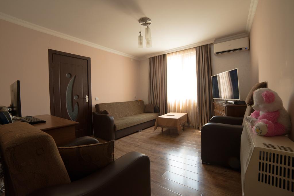 Angisa Apartment Batumi Exterior foto